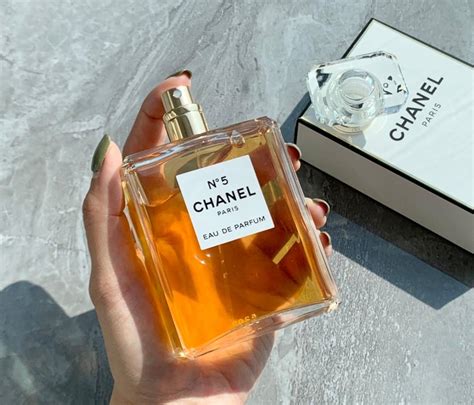 fragrantica chanel 5